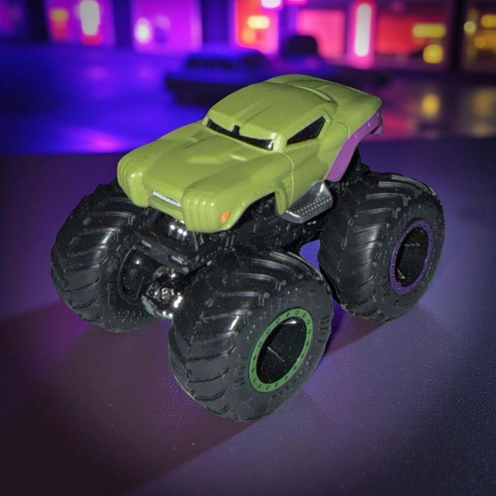 Hot Wheels Monster Jam The Hulk  Monster Truck Car 1:64 Scale A43